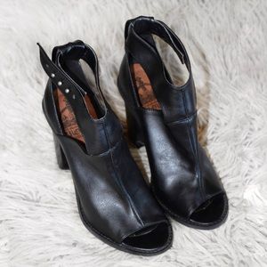 Crown Vintage Faux Leather Peep-Toe Heeled Booties
